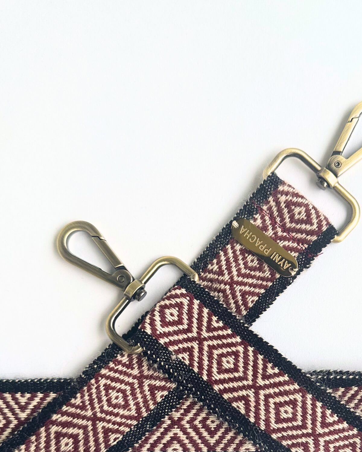 Shoulder strap red checked