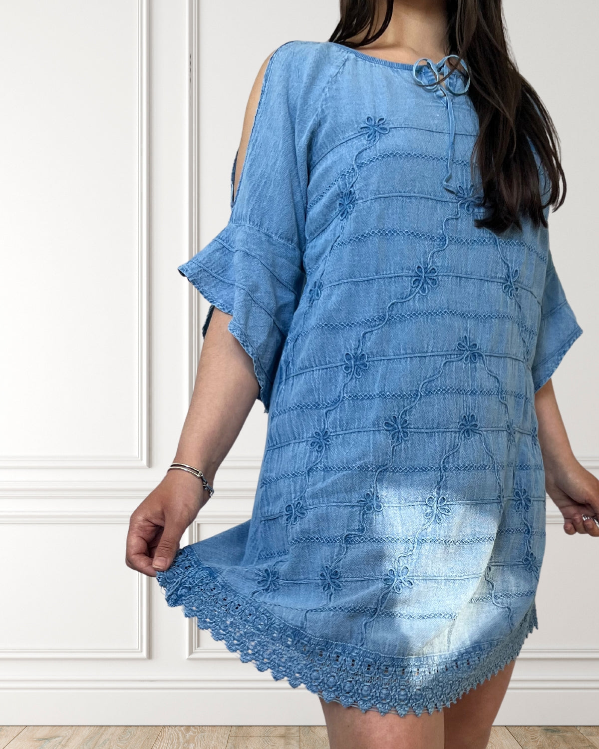 Off-the-shoulder summer dress - Hibisco - Light blue