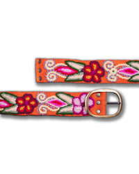 Vorderseite des Ponsetia Gürtels mit Messingschnalle